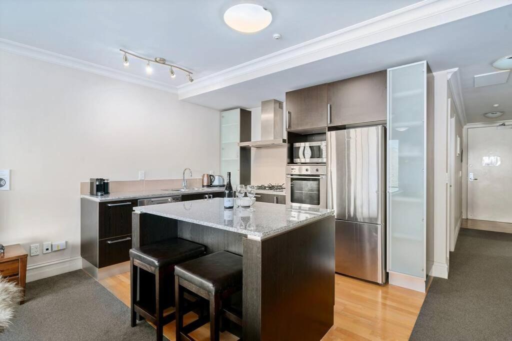 The Beacon - 2 Bedroom Luxe Apartment Queenstown Kültér fotó