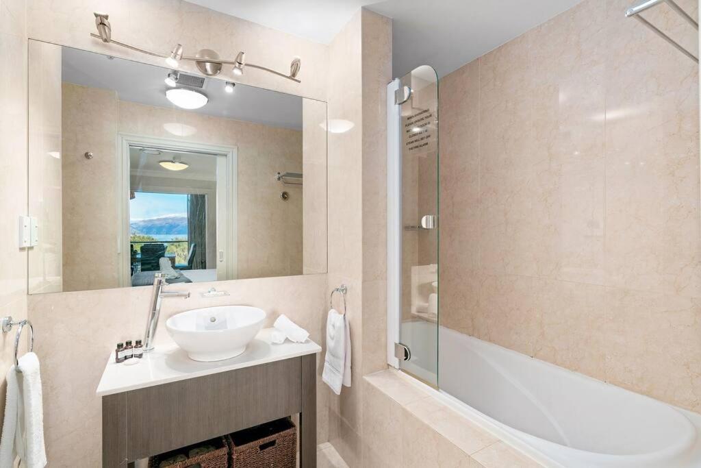 The Beacon - 2 Bedroom Luxe Apartment Queenstown Kültér fotó